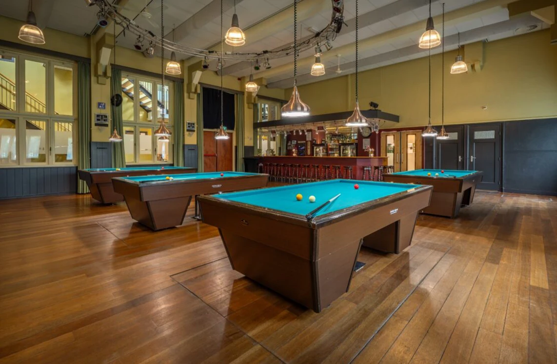 De Schilderwerken De Boer zaal in het sociale centrum De Brink in Obdam